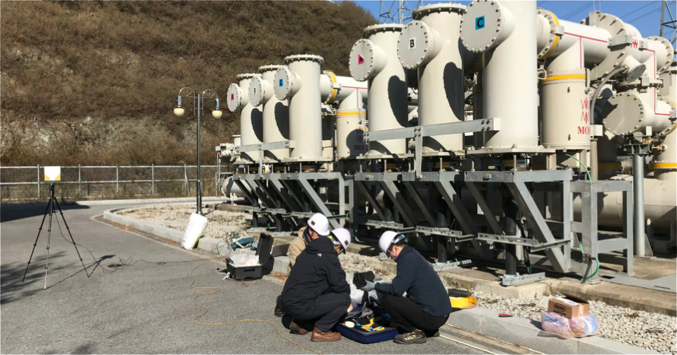 關氏企業形象照 1